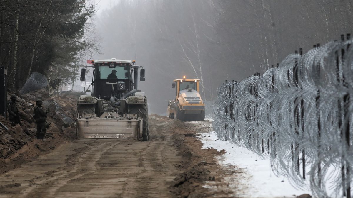 Ruszył polski megaprojekt.  Na granicy białoruskiej wznosi się mur